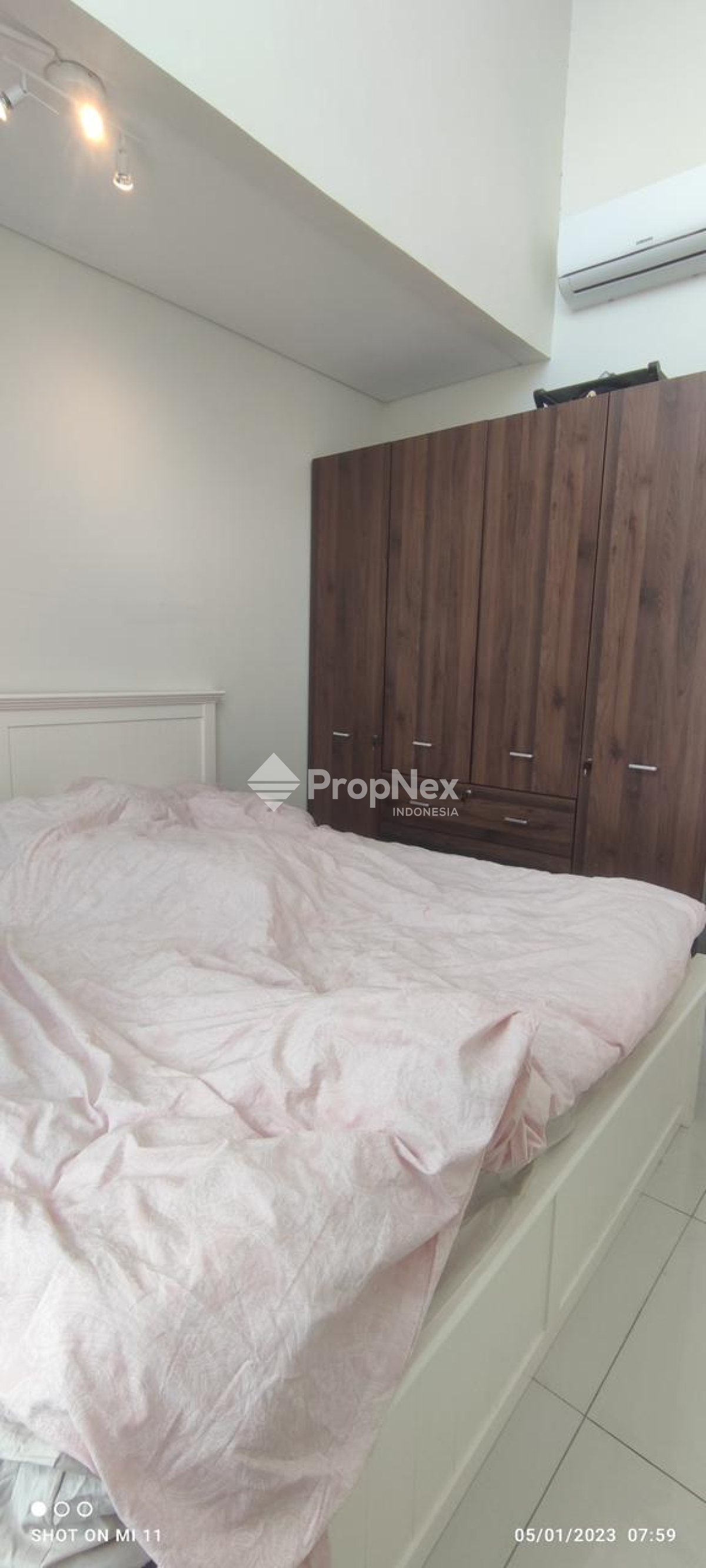 Rumah 2 Lantai Bagus Furnished di Grand Pakuwon — foto 2